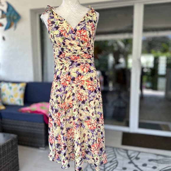 George Floral V-Neck Dress - Picture 1 of 4